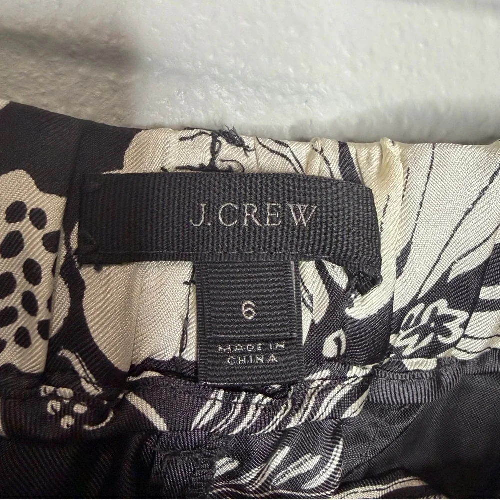 J Crew 100% Silk Trouser‎ Pants Women 6 Black Floral Crop Gold Piping Tropical